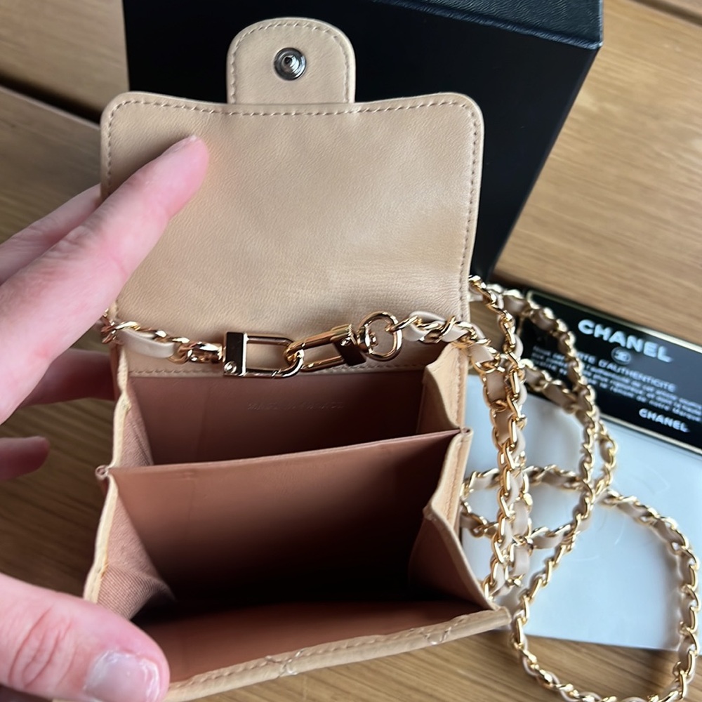Mini CHANEL Lambskin Quilt Flap Trifold Wallet WOC on Chain - Picture 4 of 12